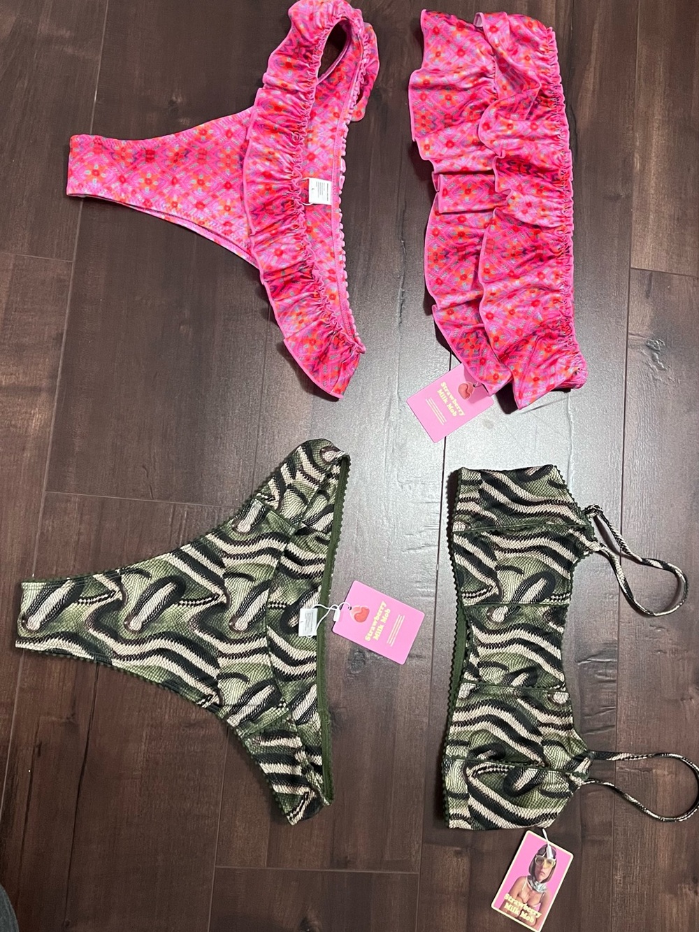 Strawberry Milk Mob | Sorella Bikini (top&bottom) + Vipor Bikini (top&bottom)